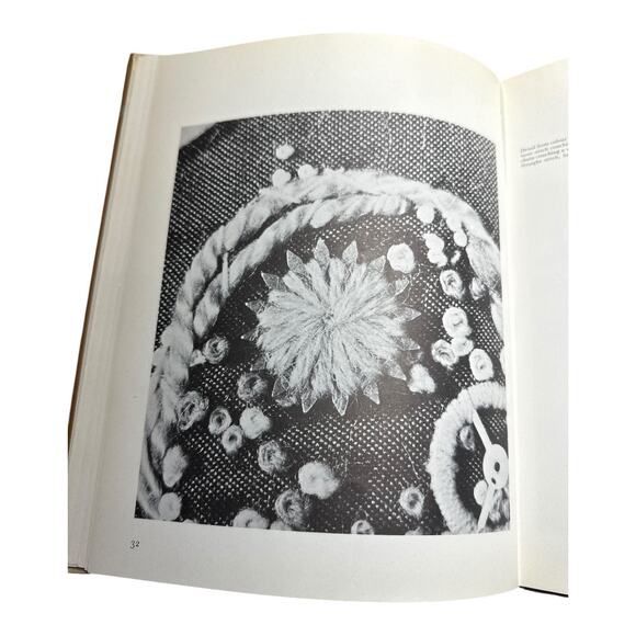 Couching: Decorative Laid Thread Embroidery by Gloria Ramsey from 1976 - Picture 8 of 11